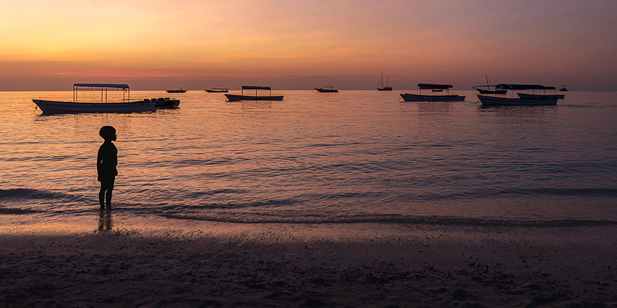 "L'enfant et la plage" (Tanzanie)